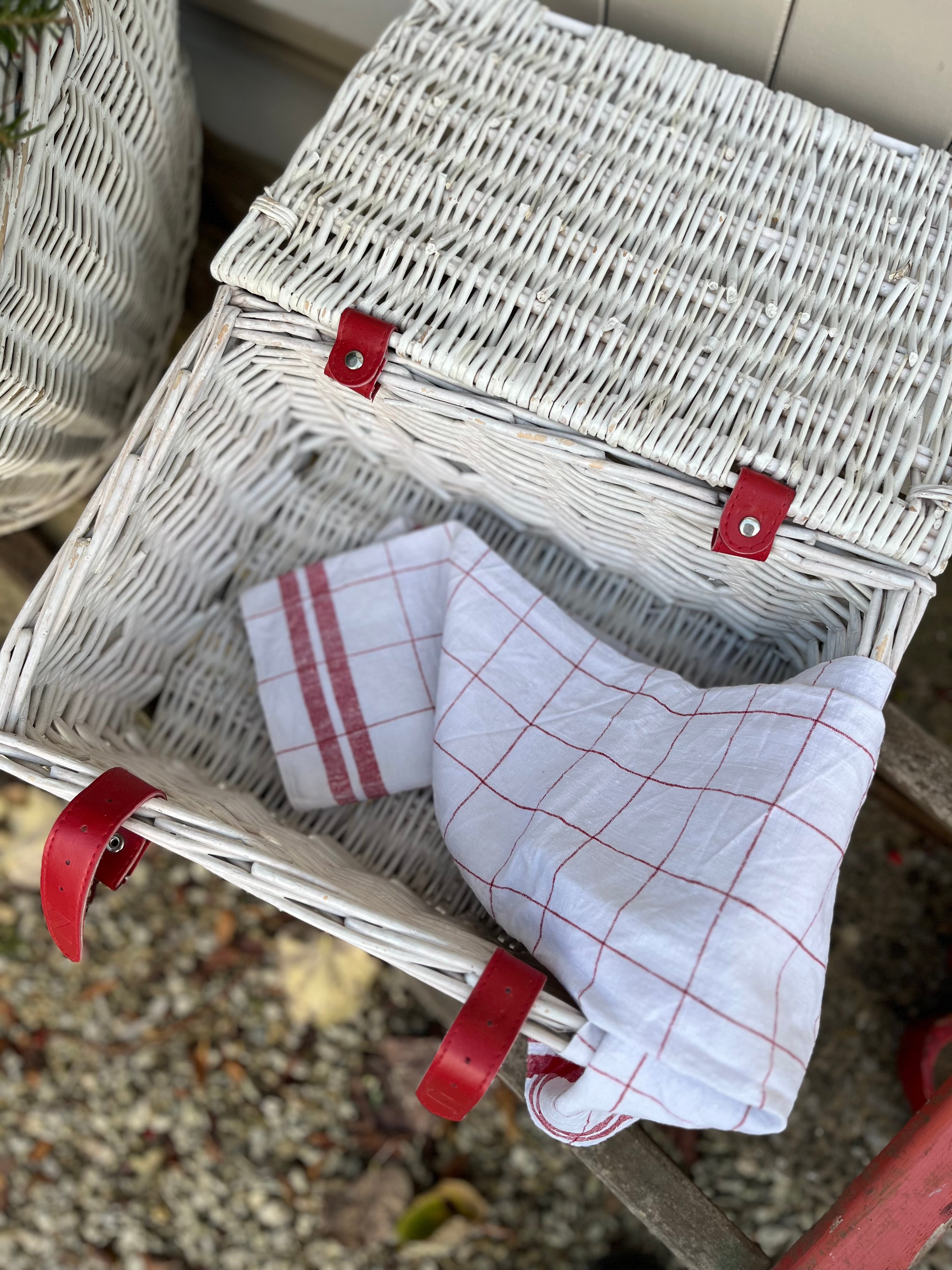 Vintage hamper basket