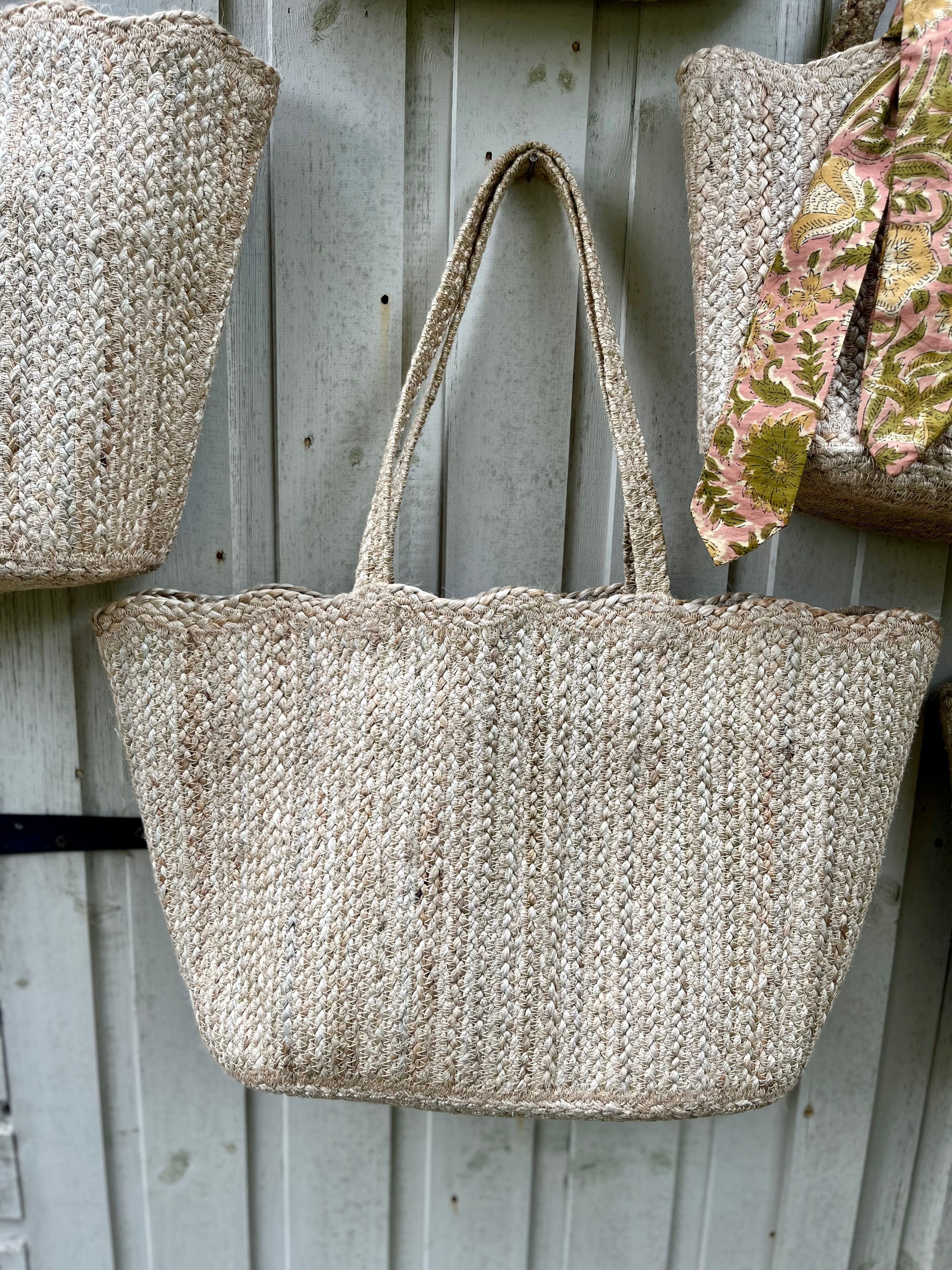 Wavy Jute Tote