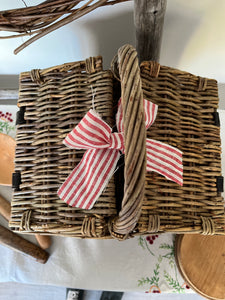 Vintage hamper basket