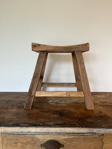 Saddle stool