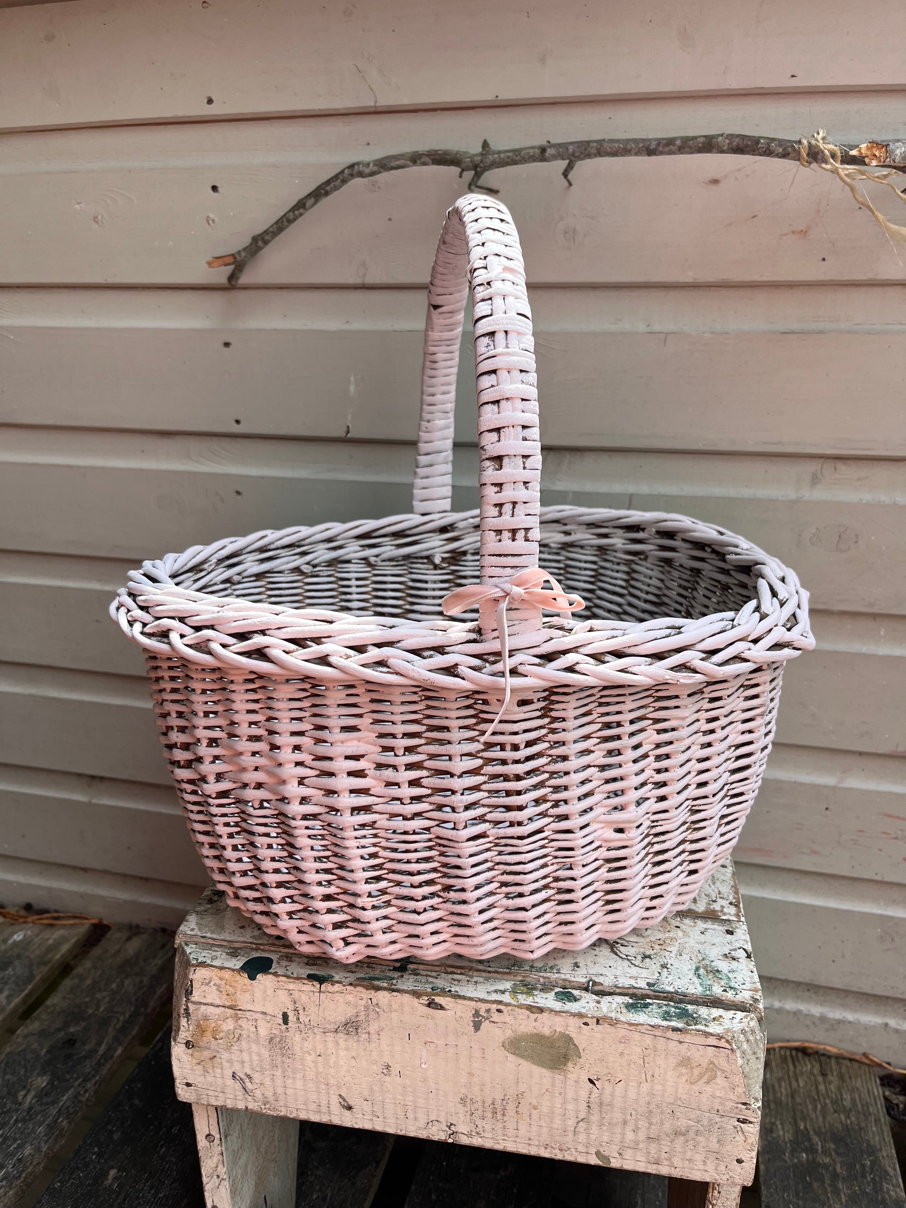 Pale pink basket