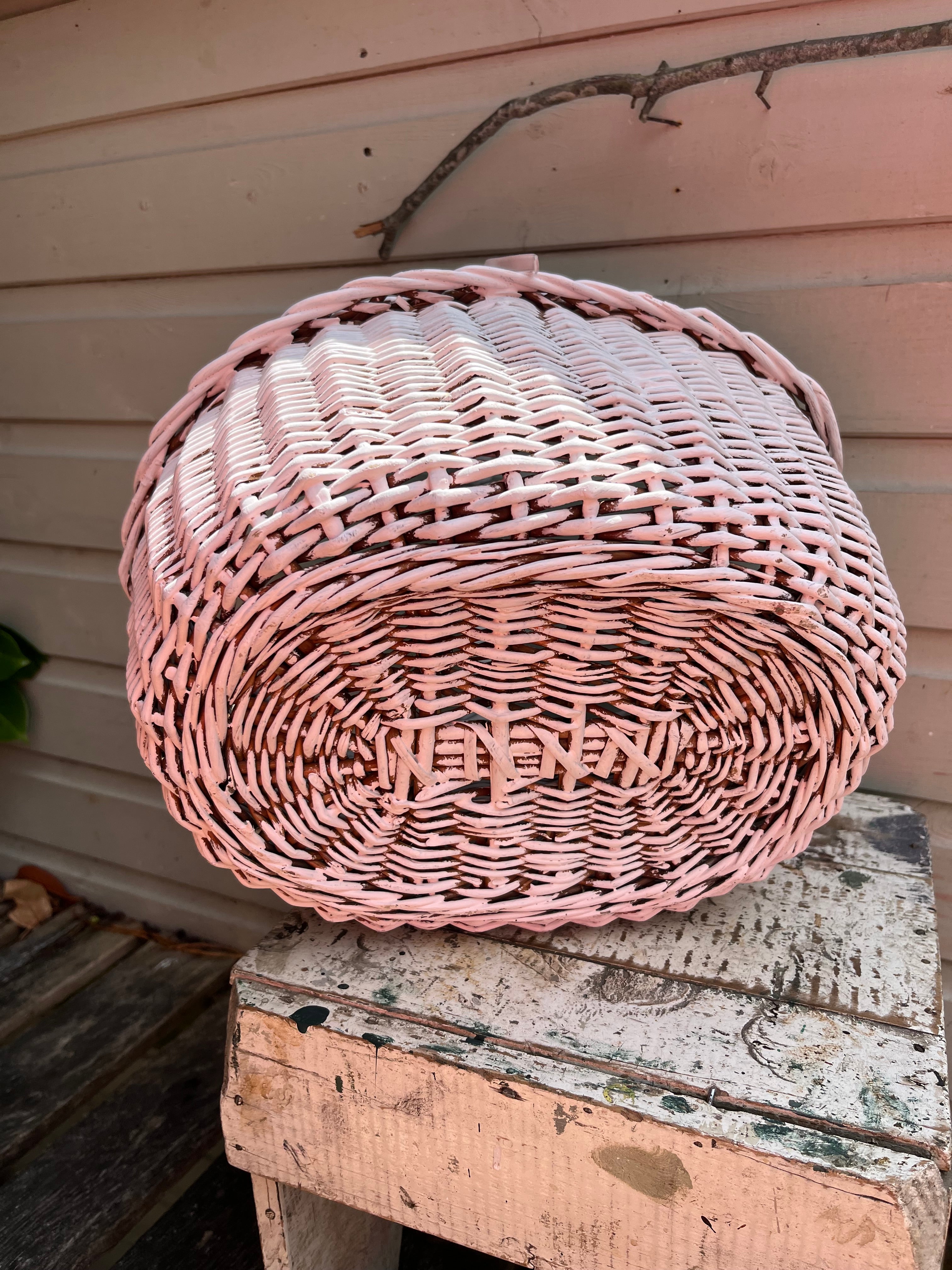 Pale pink basket