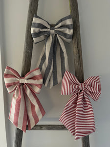 Linen stripe bows