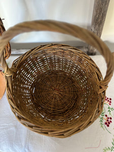 Round vintage basket