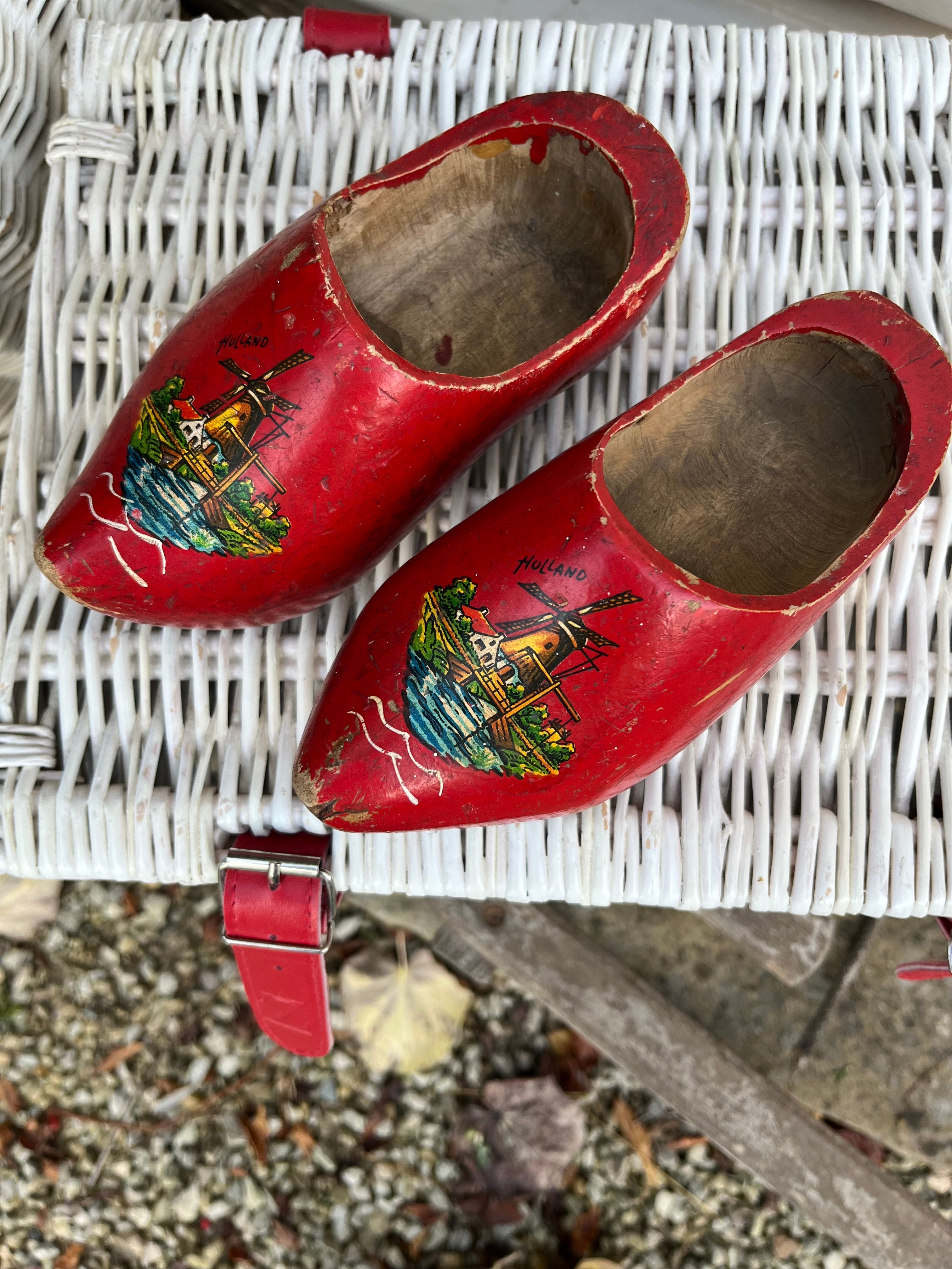 Vintage red Clogs