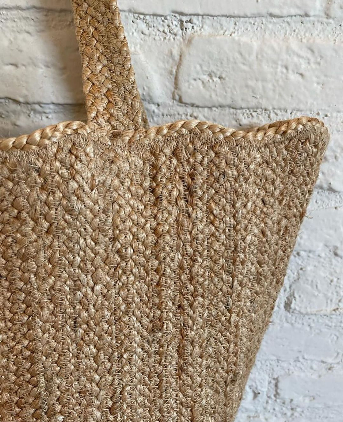 Wavy Jute Tote