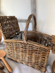 Vintage hamper basket