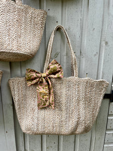 Wavy Jute Tote