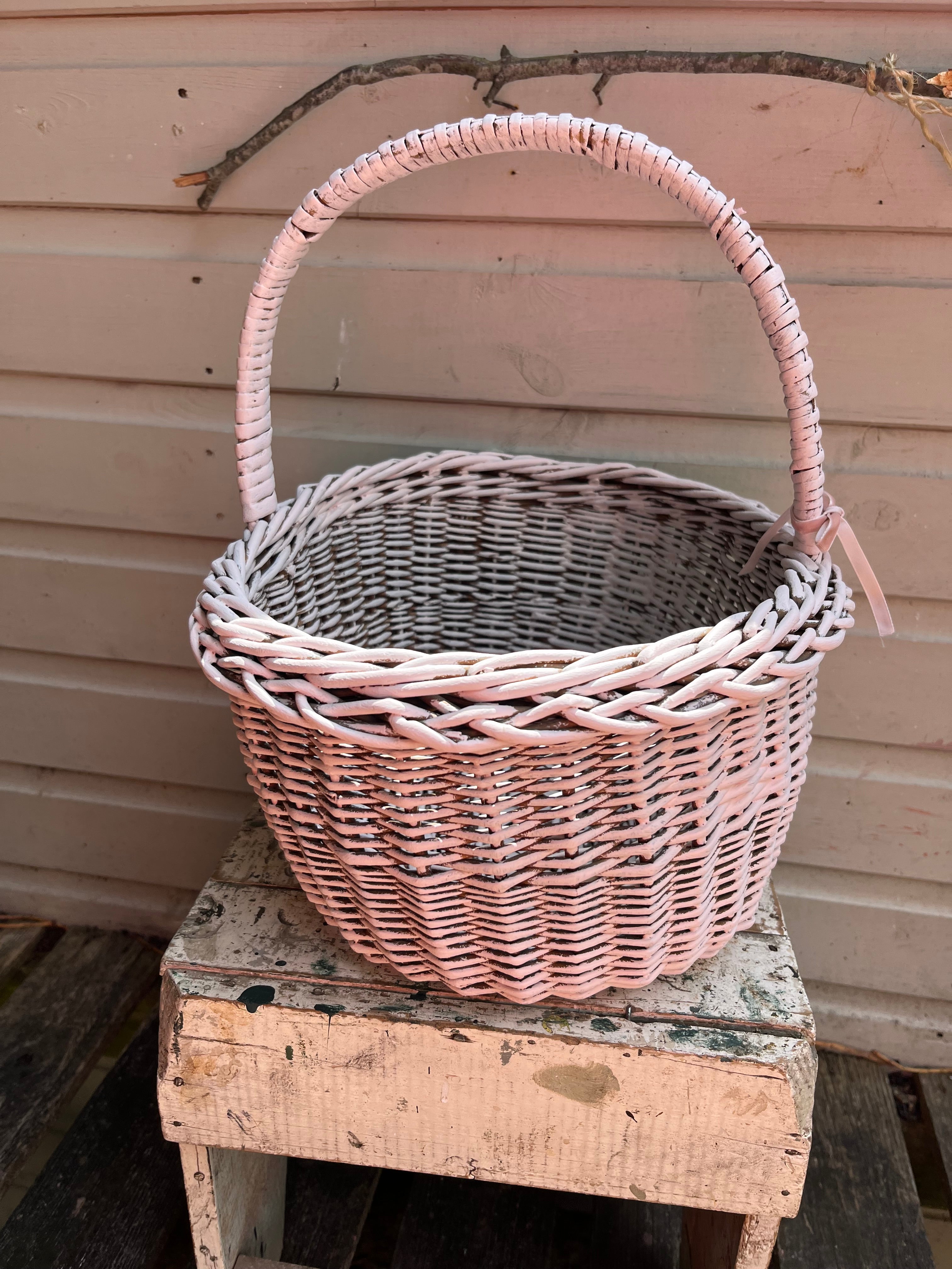 Pale pink basket
